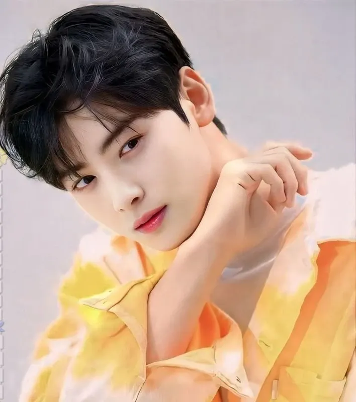 Latest photo of Cha Eunwoo