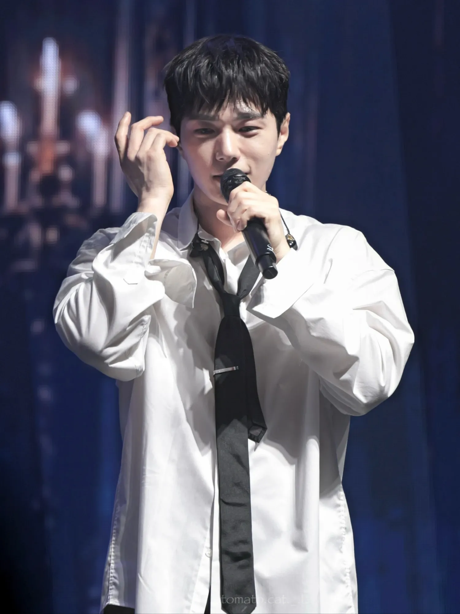 Latest photo of Kim Myungsoo (L)