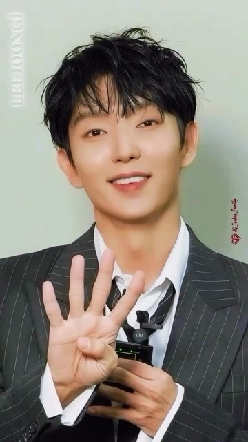 Recent activity shot of Lee Joongi