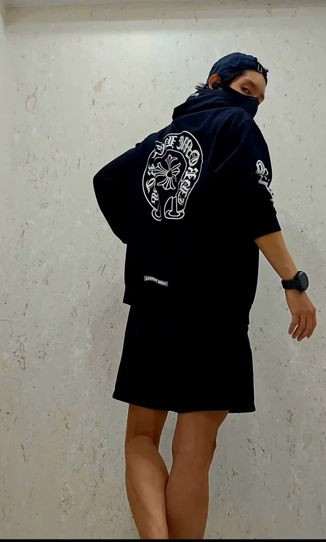 Behind-the-scenes cut of Lee Joongi