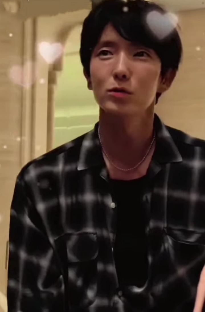 Feed komunitas selebriti terpopuler hari ini