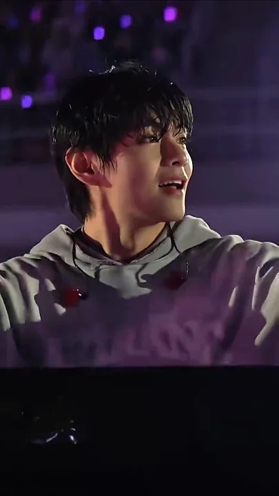 Emotional wallpaper shared by fans for Kim Taehyung (V)