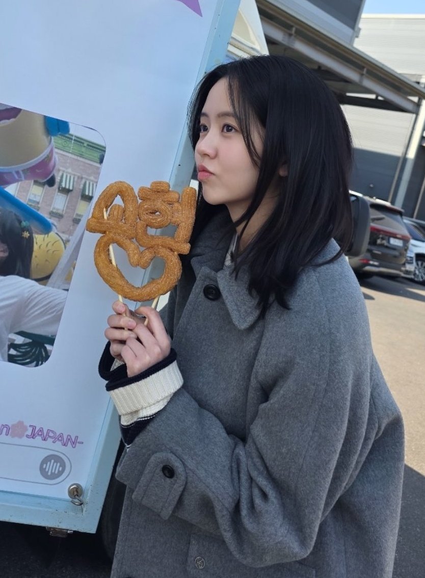 Behind-the-scenes cut of Kim Sohyun