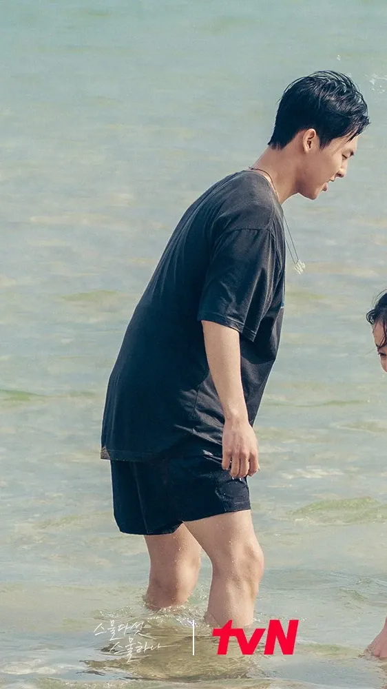 Behind-the-scenes cut of Choi Hyunwook