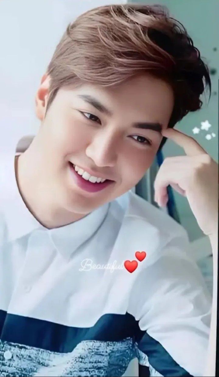 Emotional wallpaper shared by fans for Lee Minho