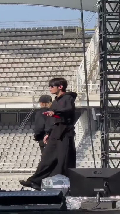 Today's popular wallpaper in Kim Taehyung (V) community