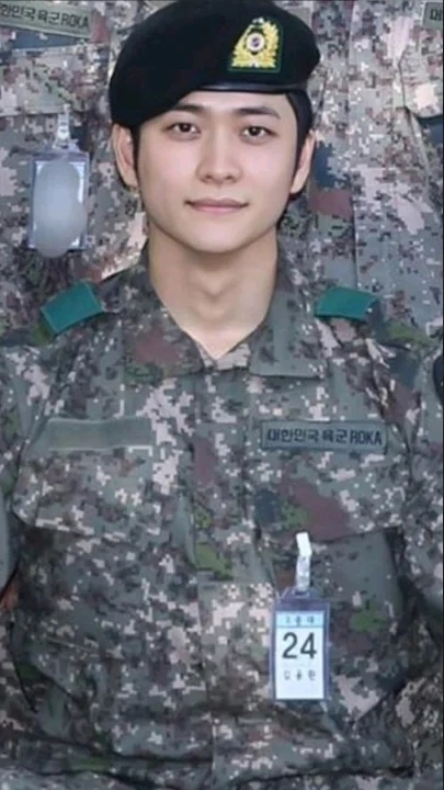 Special wallpaper made by Kang Taeoh's fans