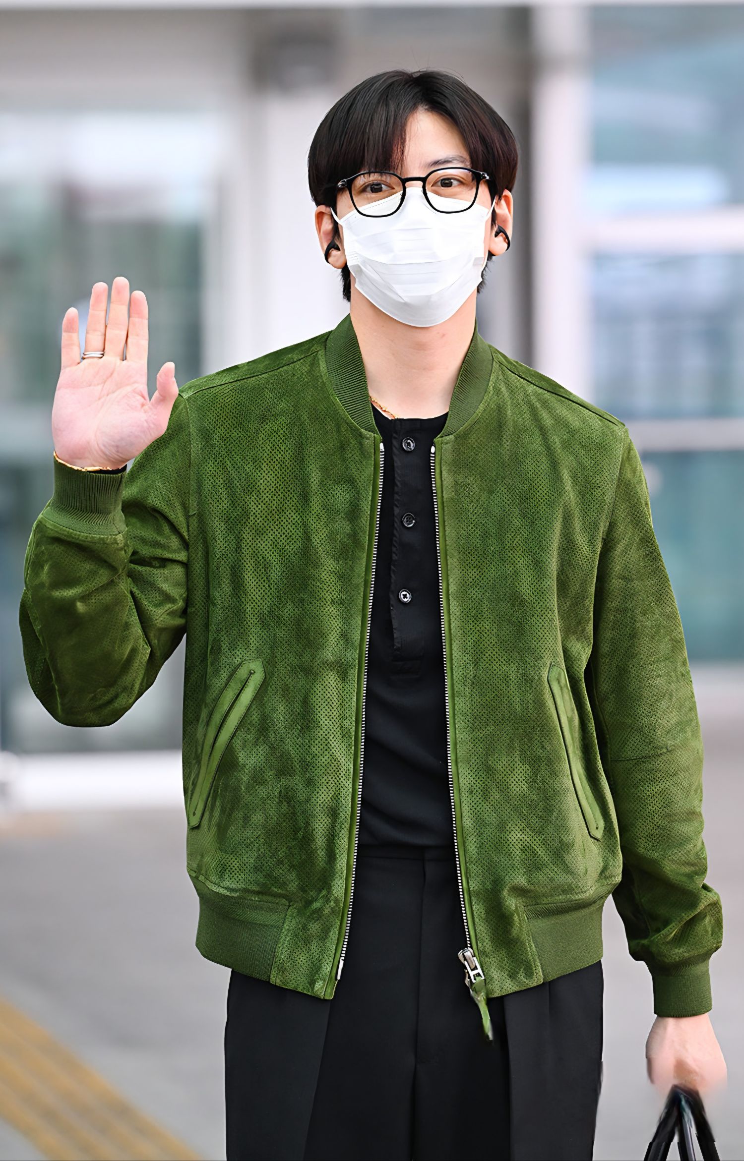 Behind-the-scenes cut of Ji Changwook