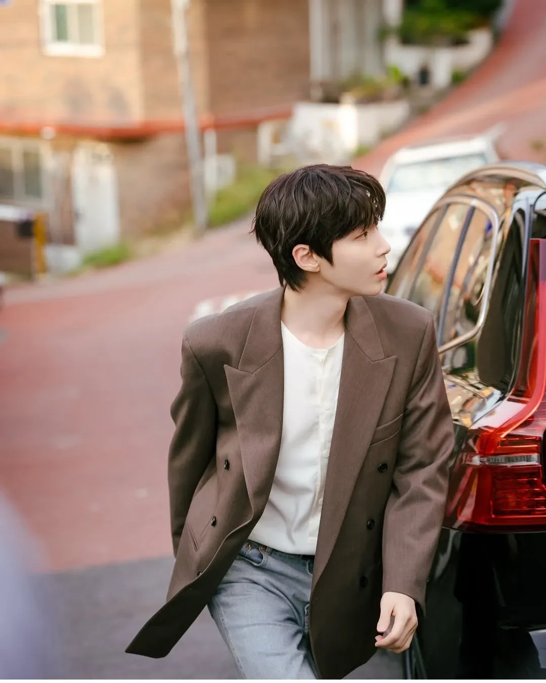 Behind-the-scenes cut of Hwang Inyoup