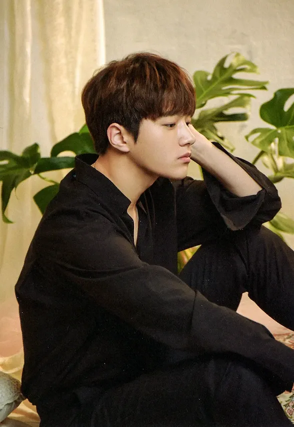 Recent activity shot of Kim Myungsoo (L)