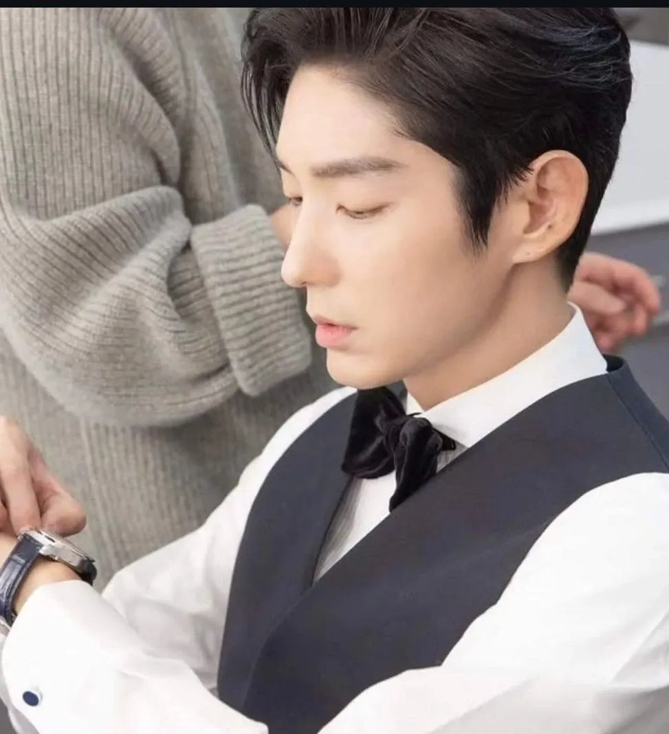 A moment captured by a fan of Lee Joongi