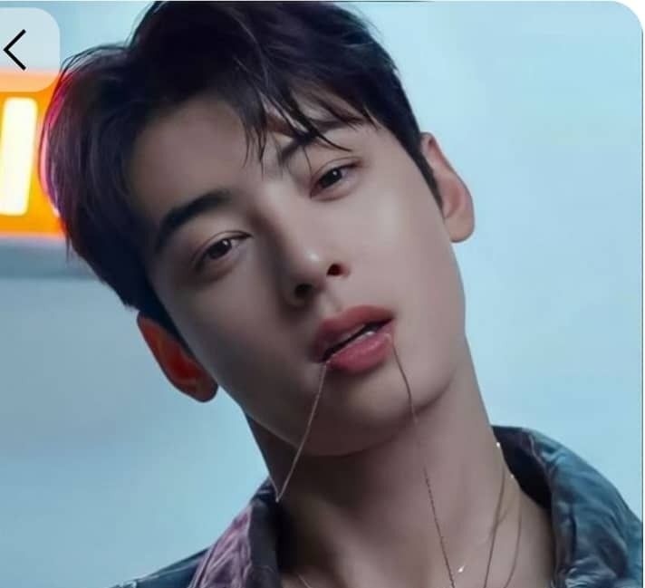 Latest photo of Cha Eunwoo