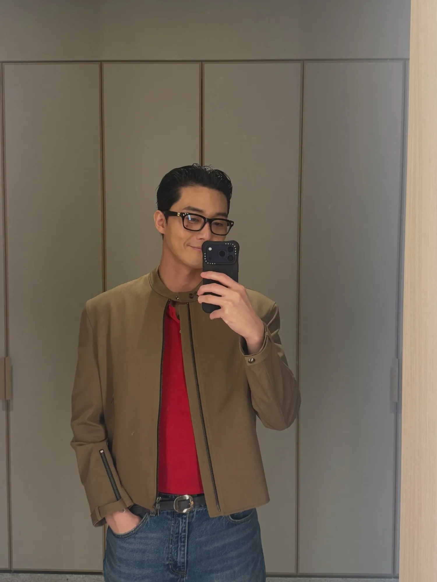 A moment captured by a fan of Park Seojoon