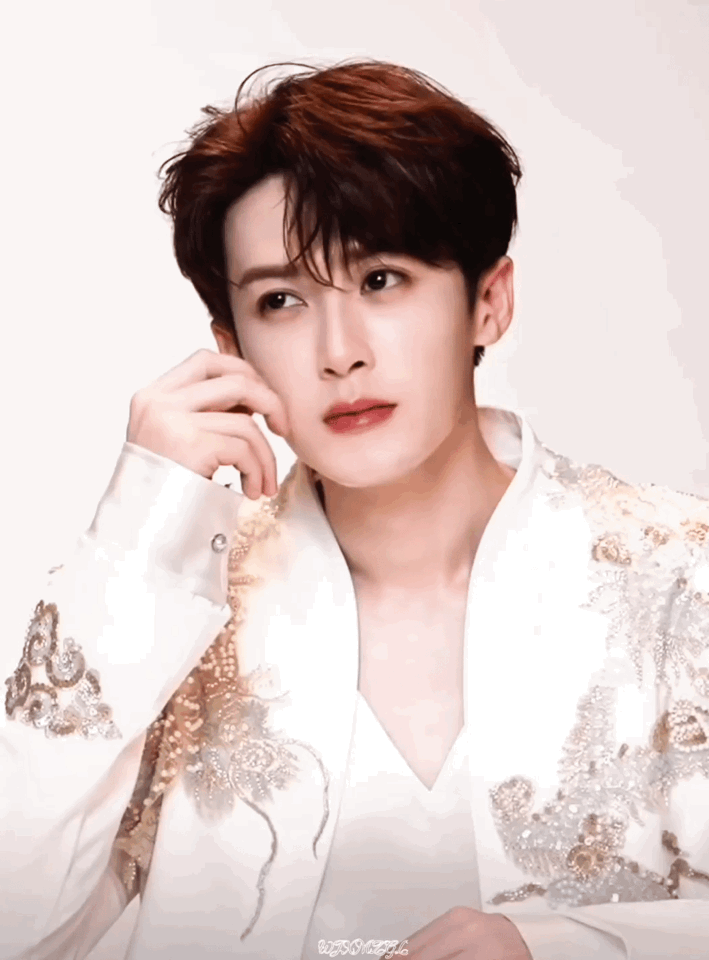 Behind-the-scenes cut of Tan Jianci