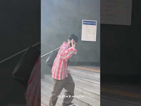 粉丝拍下的金宣虎瞬间