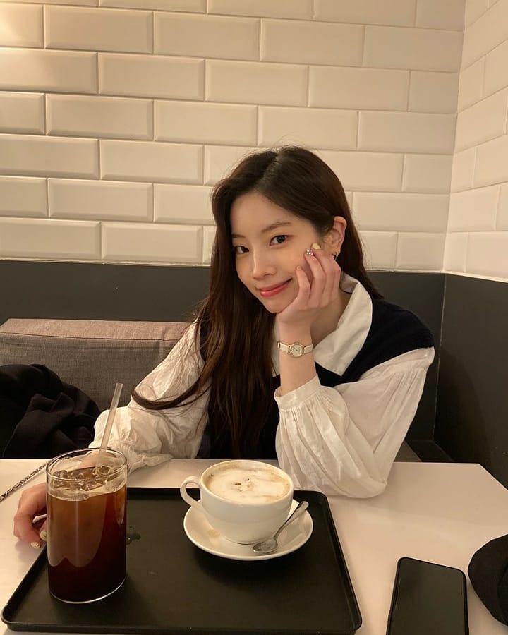 Behind-the-scenes cut of Dahyun