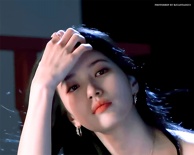 Behind-the-scenes cut of Bae Suzy