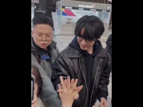 A moment captured by a fan of Lee Joongi