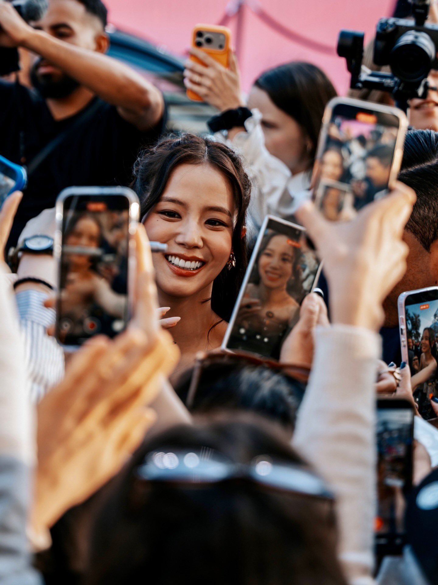 Feed komunitas selebriti terpopuler hari ini