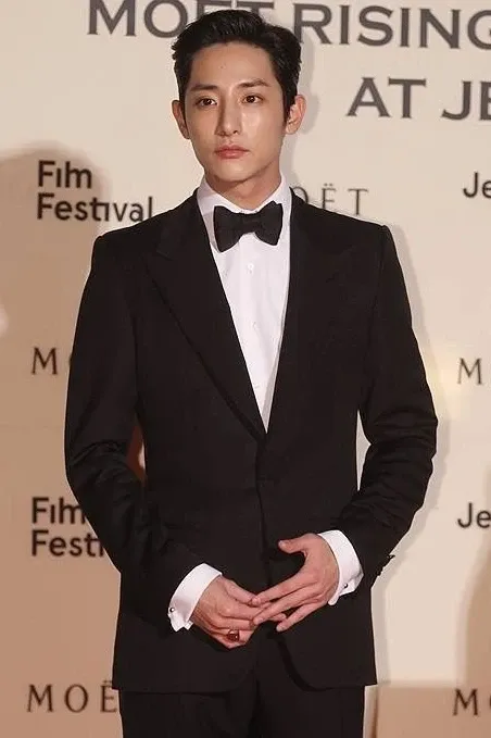 A moment captured by a fan of Lee Soohyuk