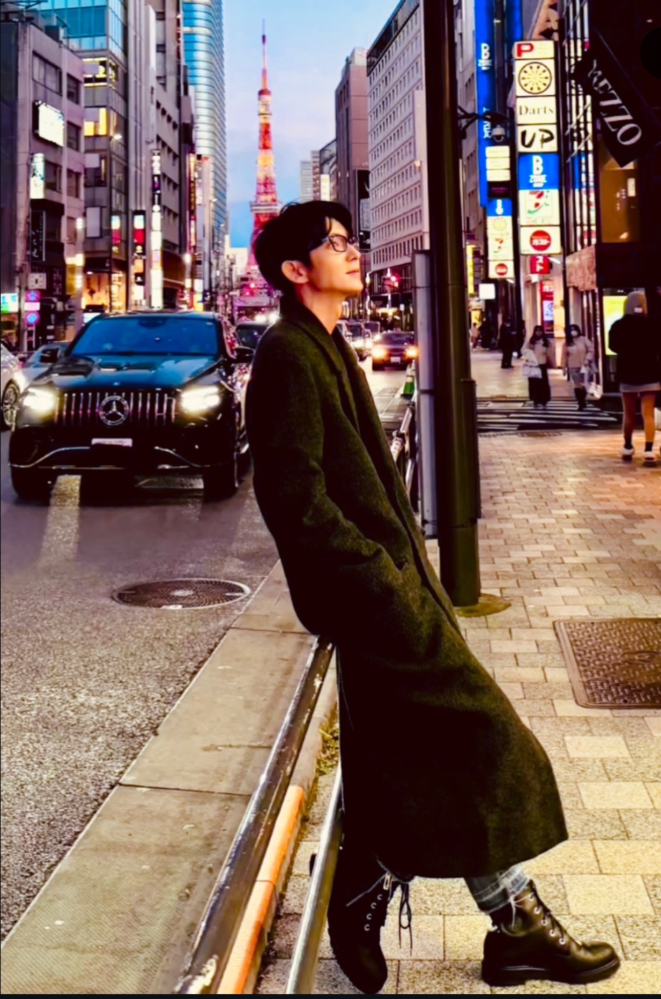 Behind-the-scenes cut of Lee Joongi