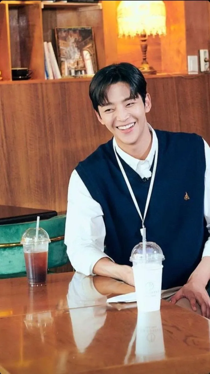 Cuplikan di balik layar dari Rowoon