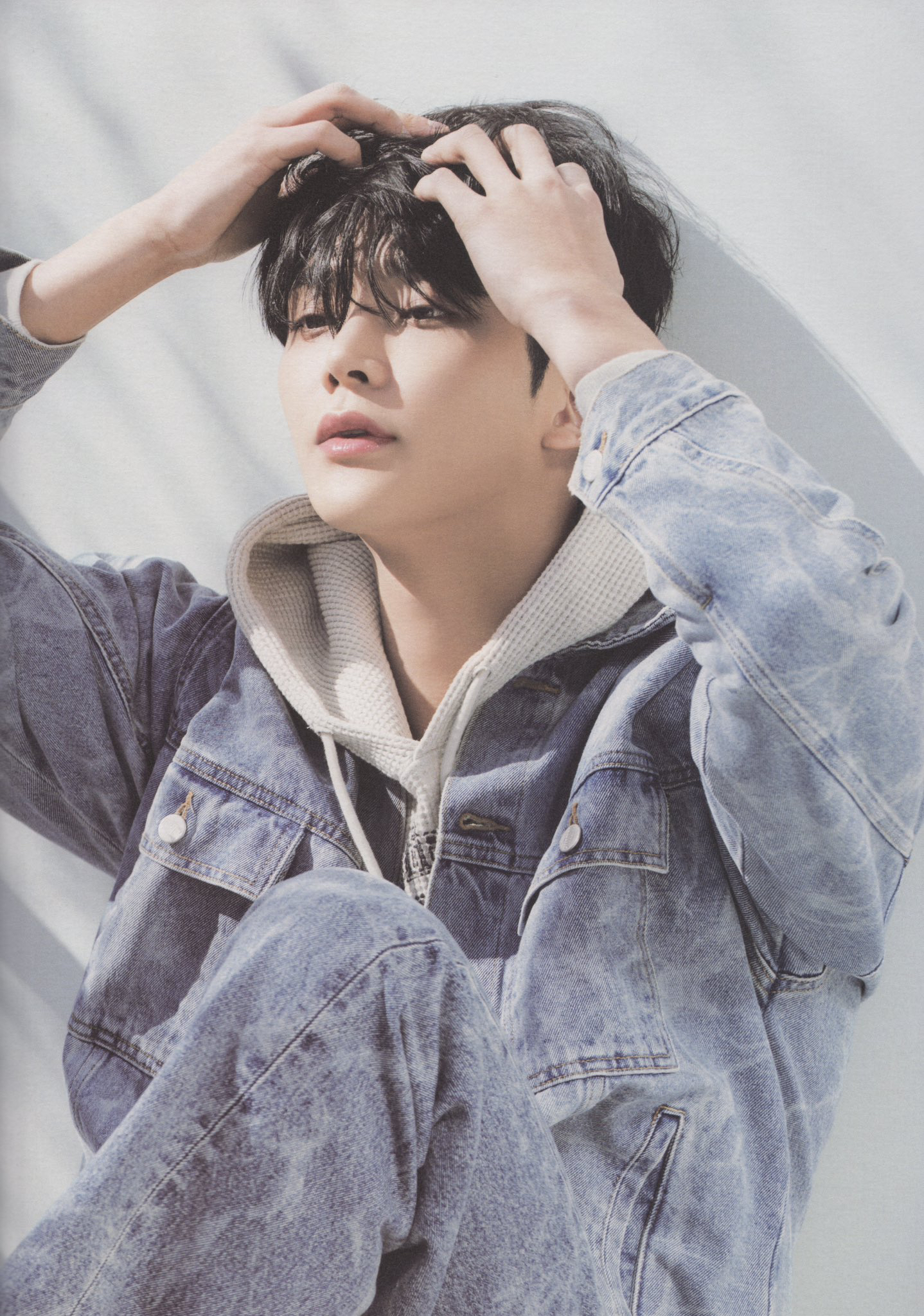 Foto kegiatan terbaru dari Rowoon