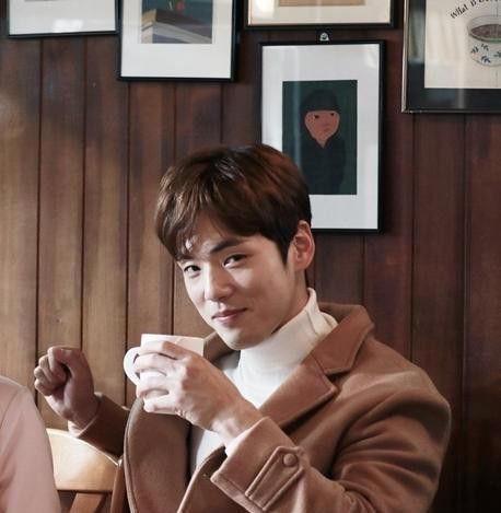 Behind-the-scenes cut of Kim Junghyun