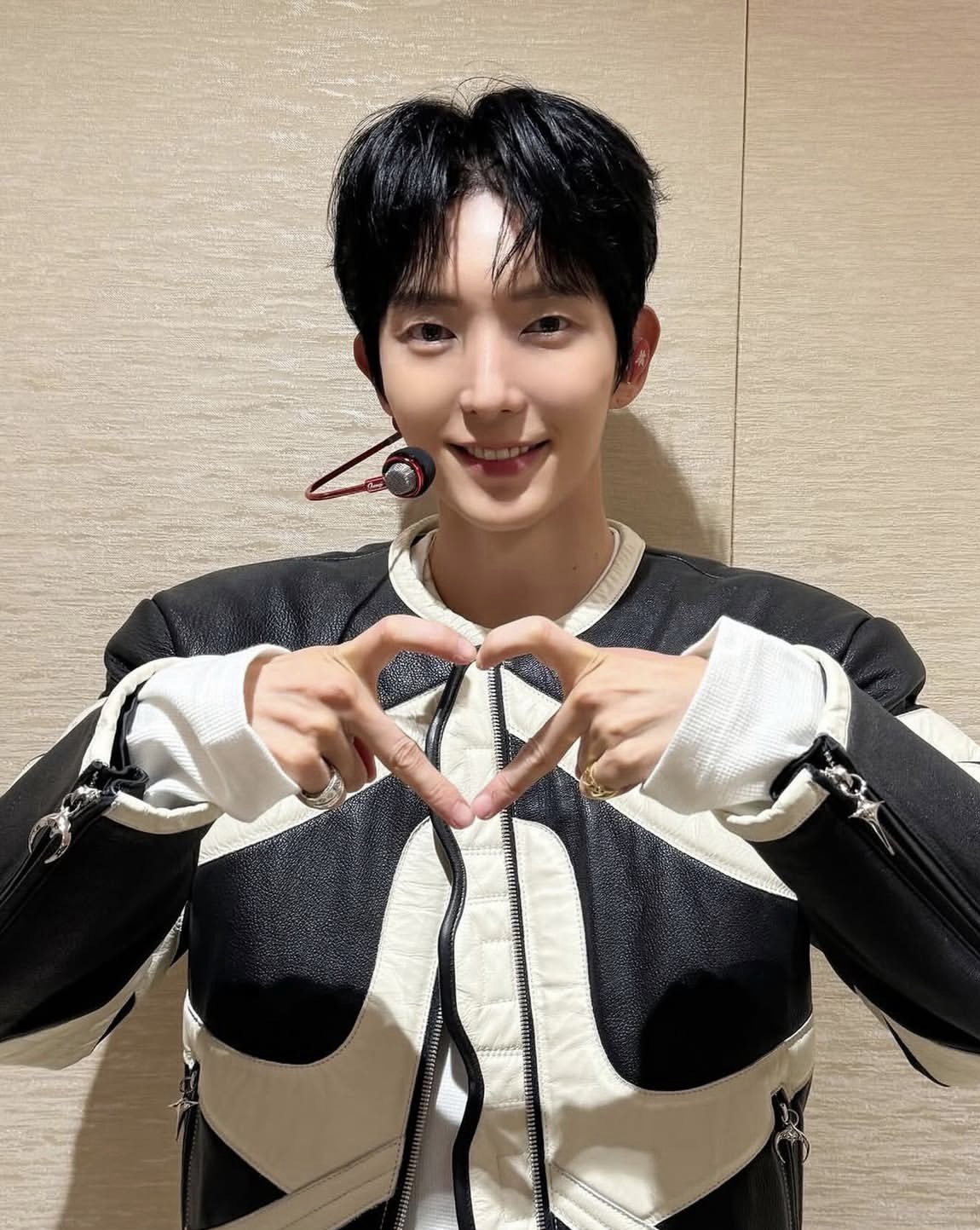 Behind-the-scenes cut of Lee Joongi