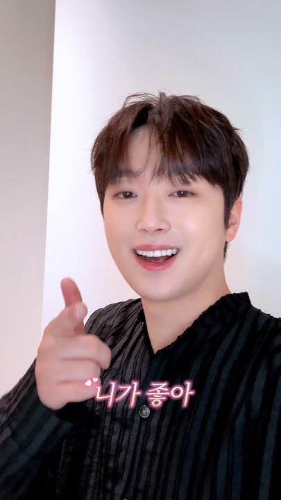 Emotional wallpaper shared by fans for Lee Chanwon