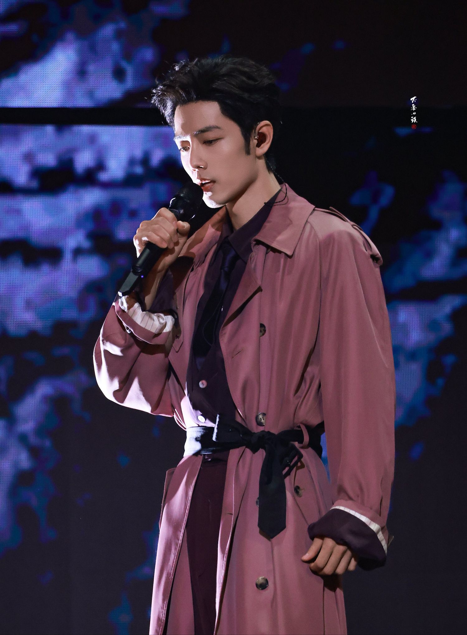 Behind-the-scenes cut of Xiao Zhan