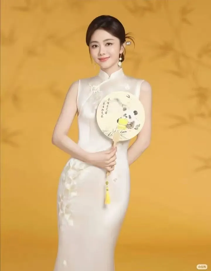 Behind-the-scenes cut of Tan Song Yun