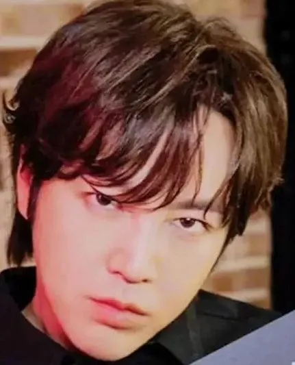 Latest photo of Jang Geunsuk
