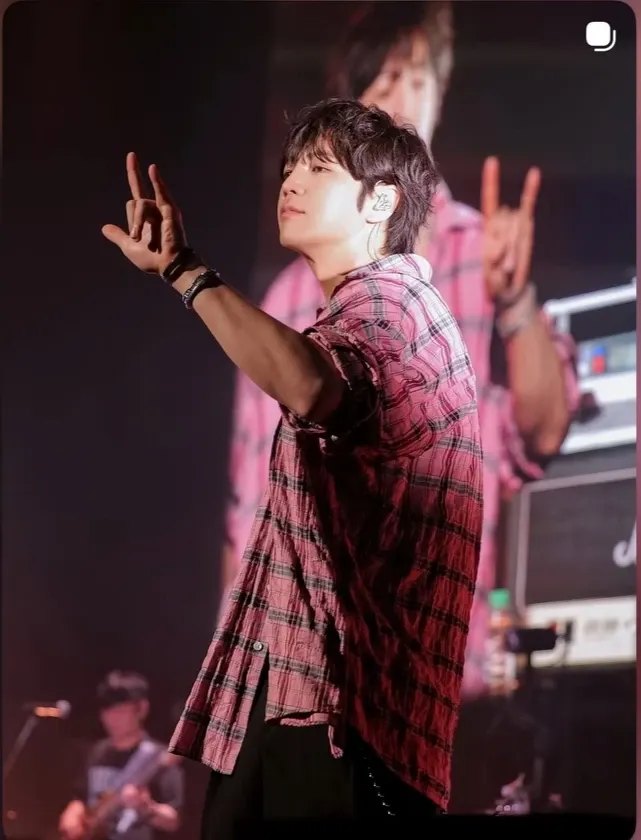 Recent activity shot of Jang Geunsuk