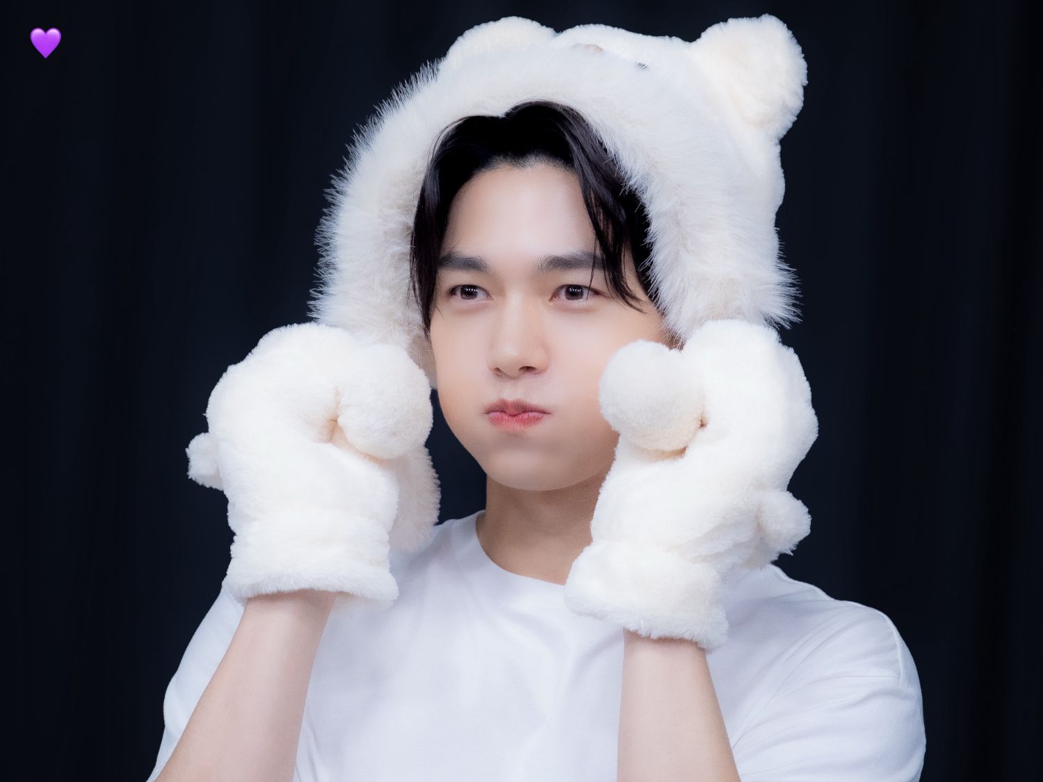 金明洙 (L)的近期活动照