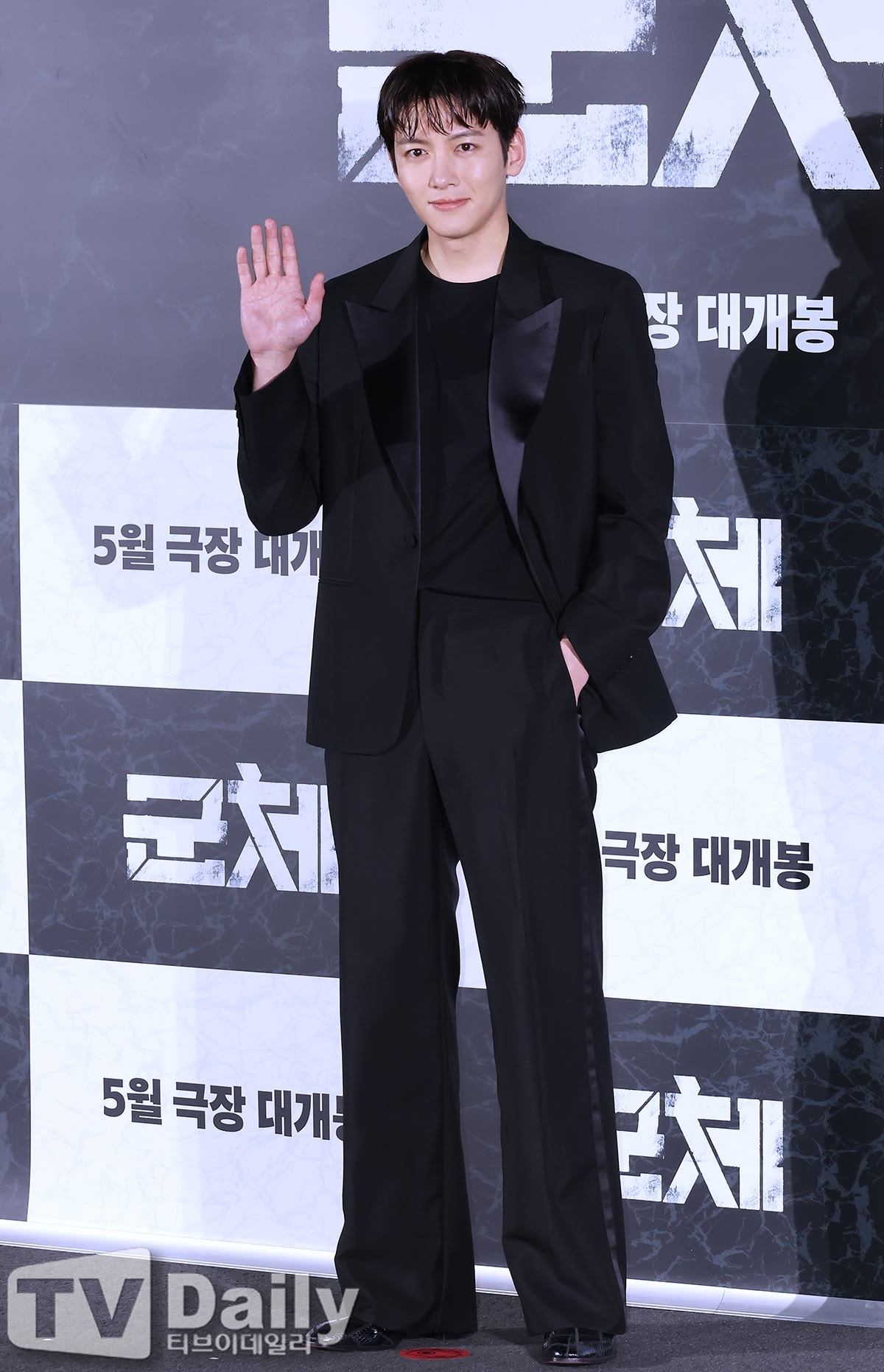 チ・チャンウクのビハインドカット