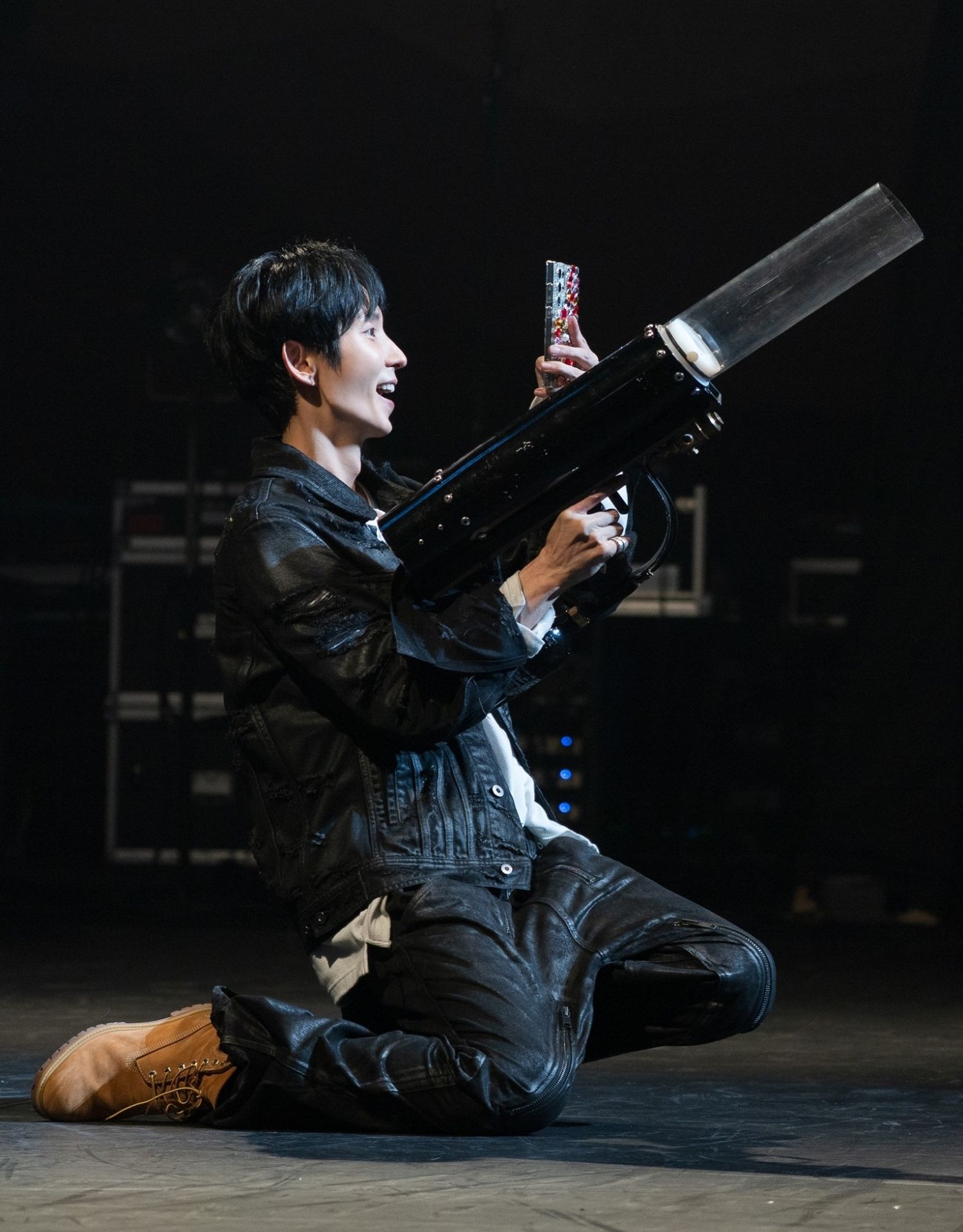 A moment captured by a fan of Lee Joongi