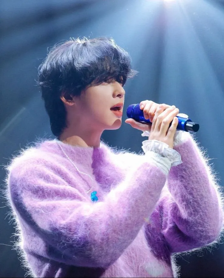Recent activity shot of Cha Eunwoo