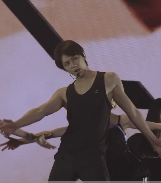 Behind-the-scenes cut of Wen Junhui