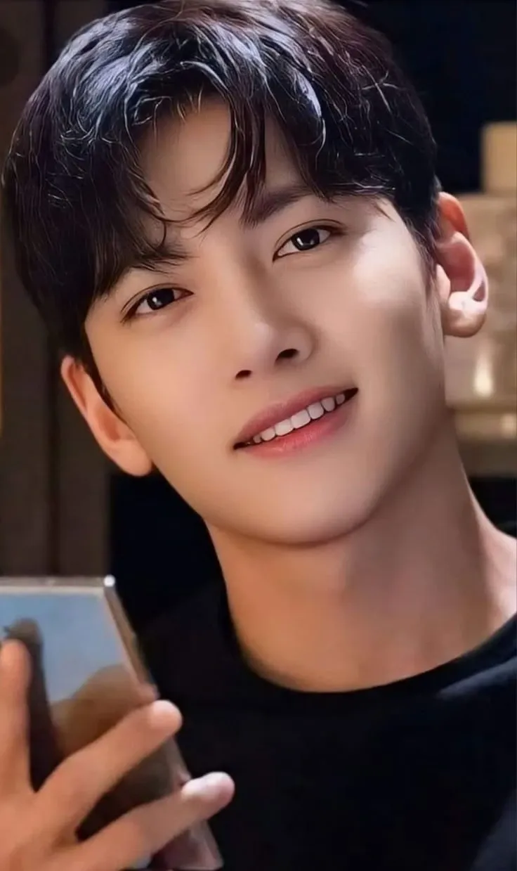 Emotional wallpaper shared by fans for Ji Changwook