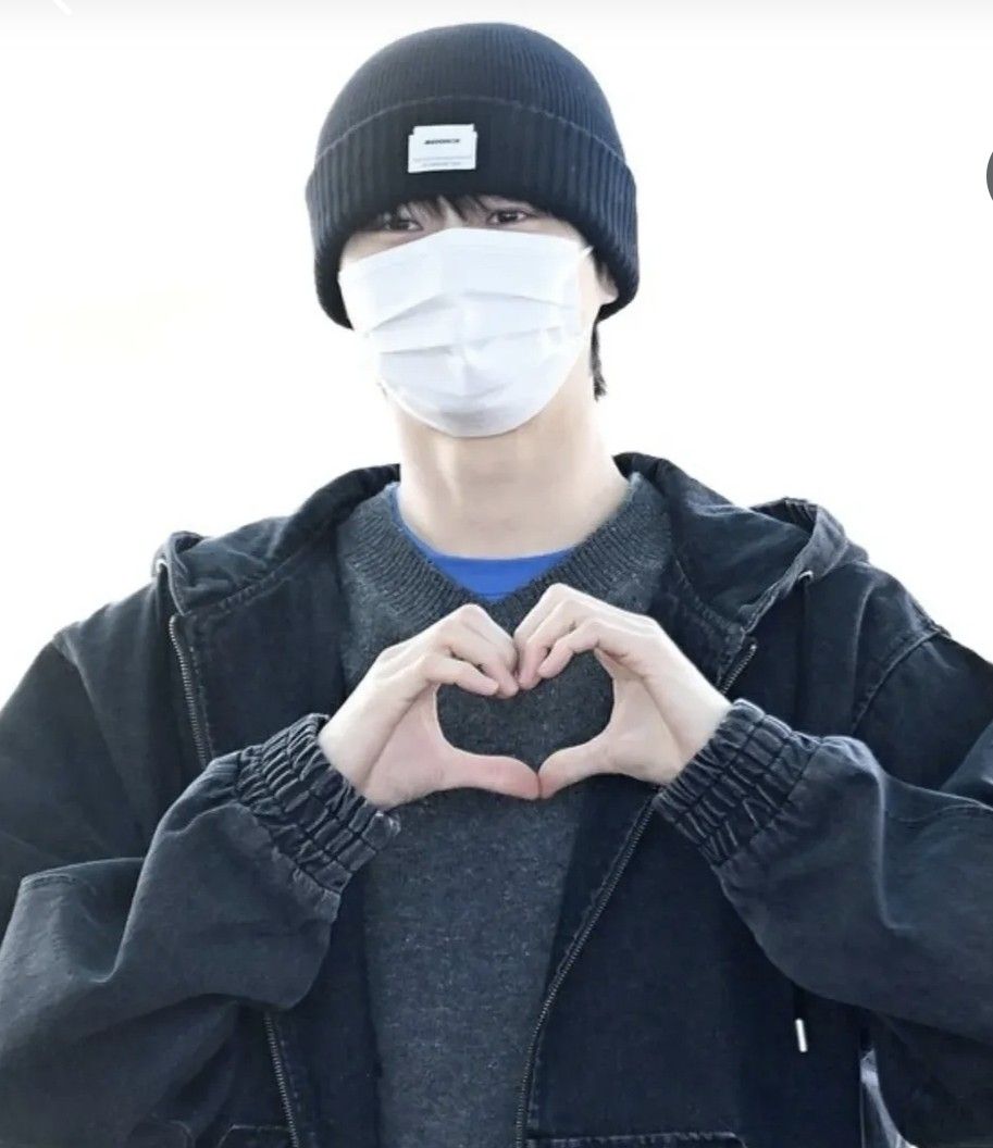 A moment captured by a fan of Byeon Wooseok