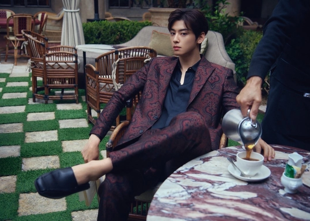 Latest photo of Cha Eunwoo
