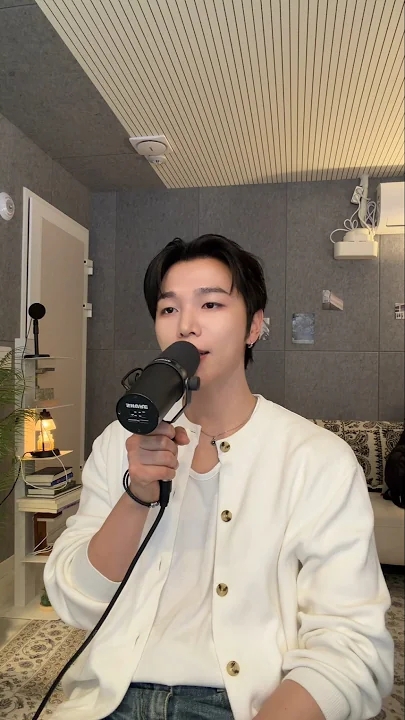 崔始源粉丝亲手制作的特别壁纸