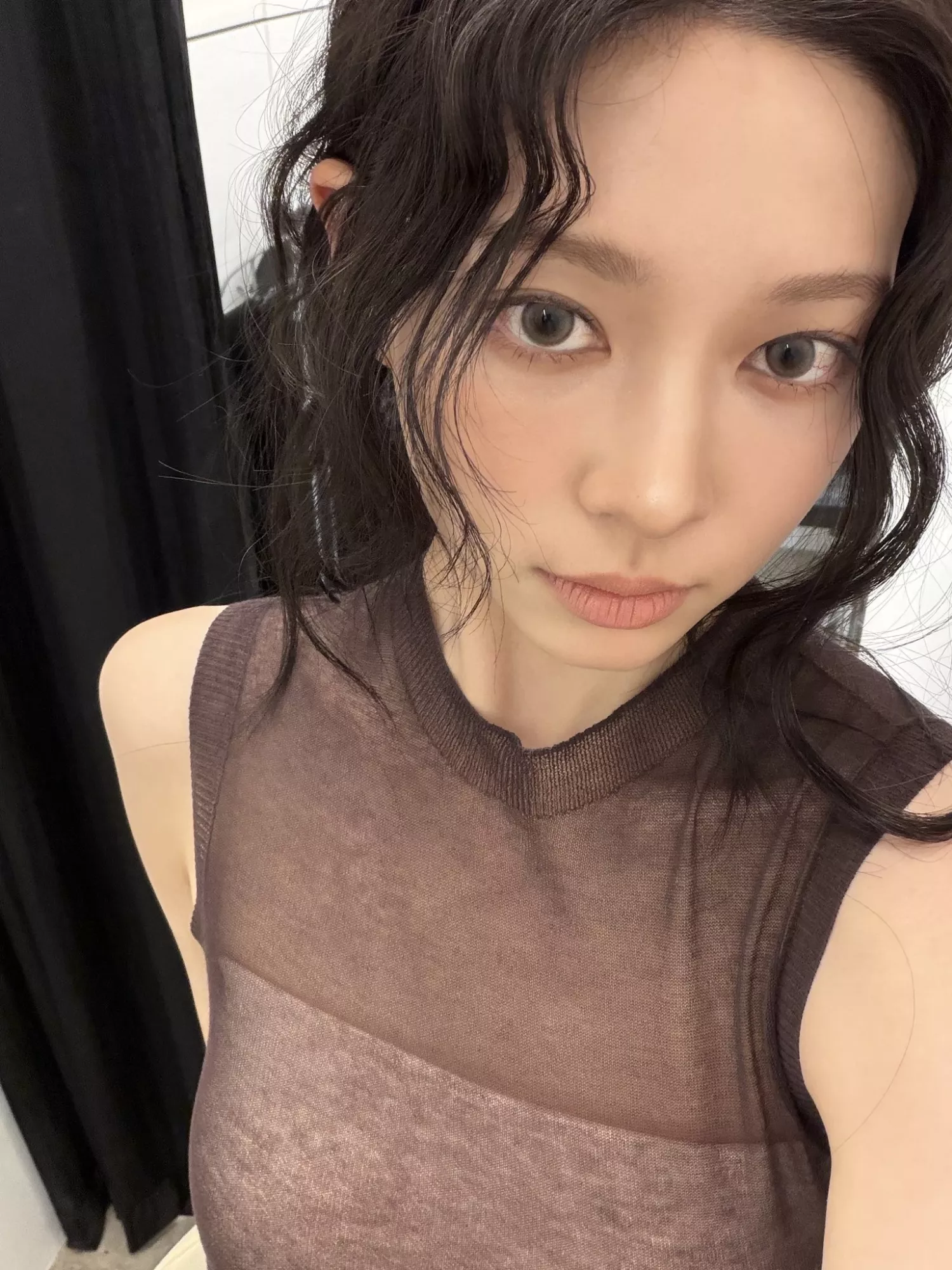 Behind-the-scenes cut of Kim Minju