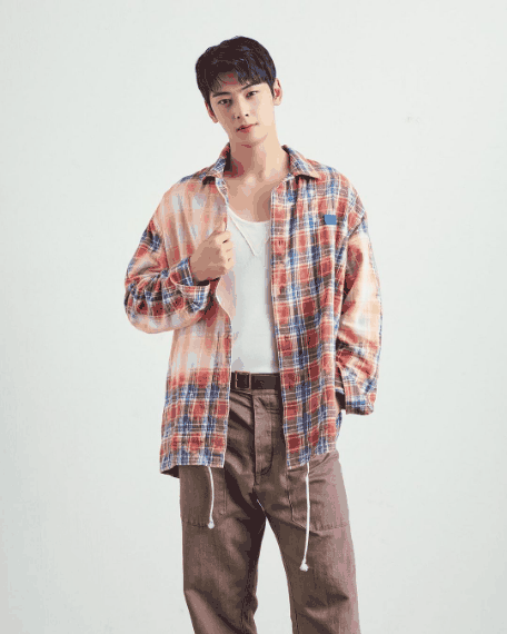 Latest photo of Cha Eunwoo