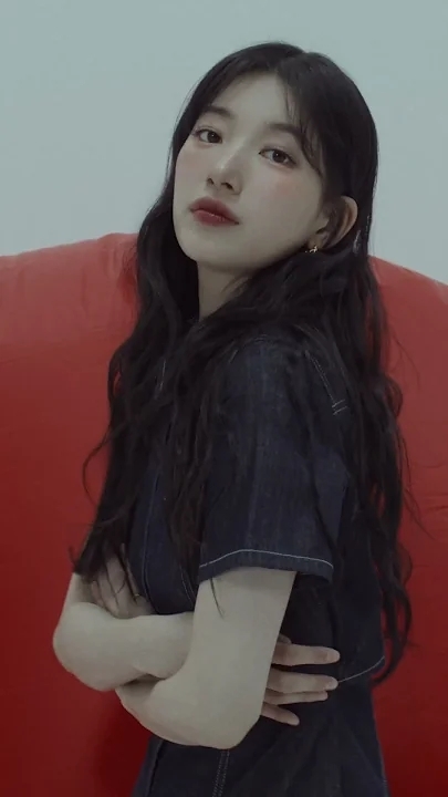 Behind-the-scenes cut of Bae Suzy