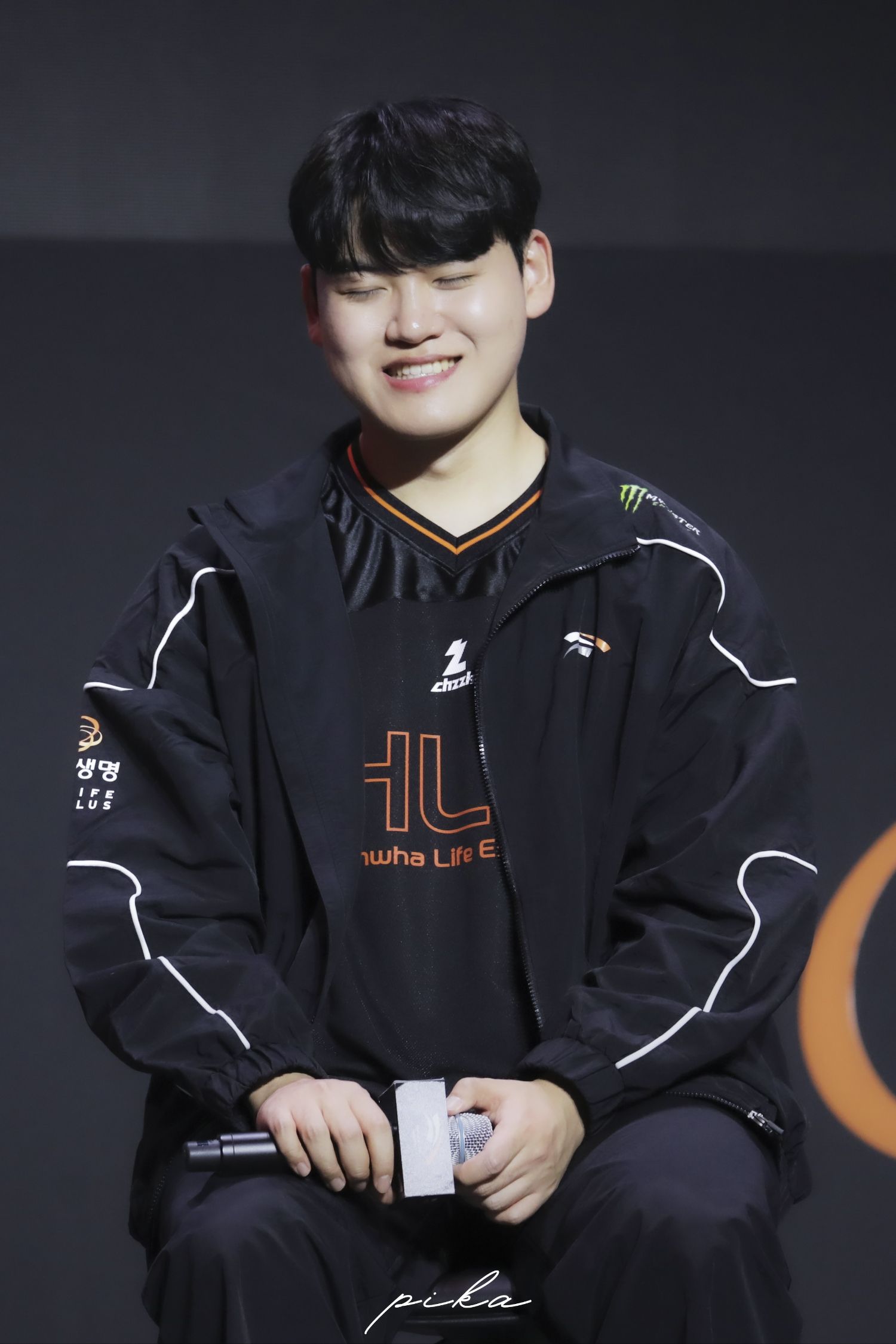 Behind-the-scenes cut of Gumayusi