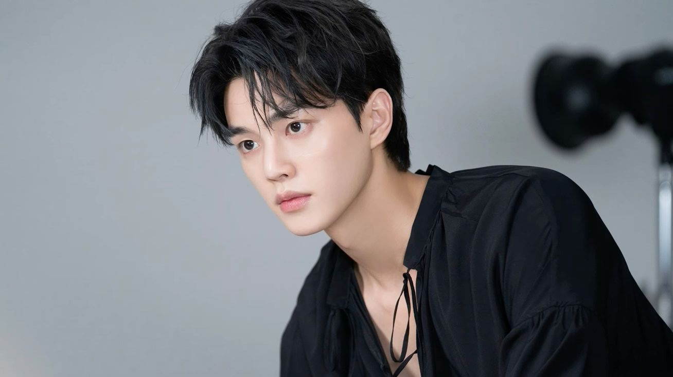 Latest photo of Song Kang