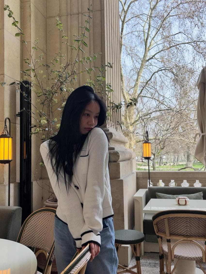 Behind-the-scenes cut of Hyeri