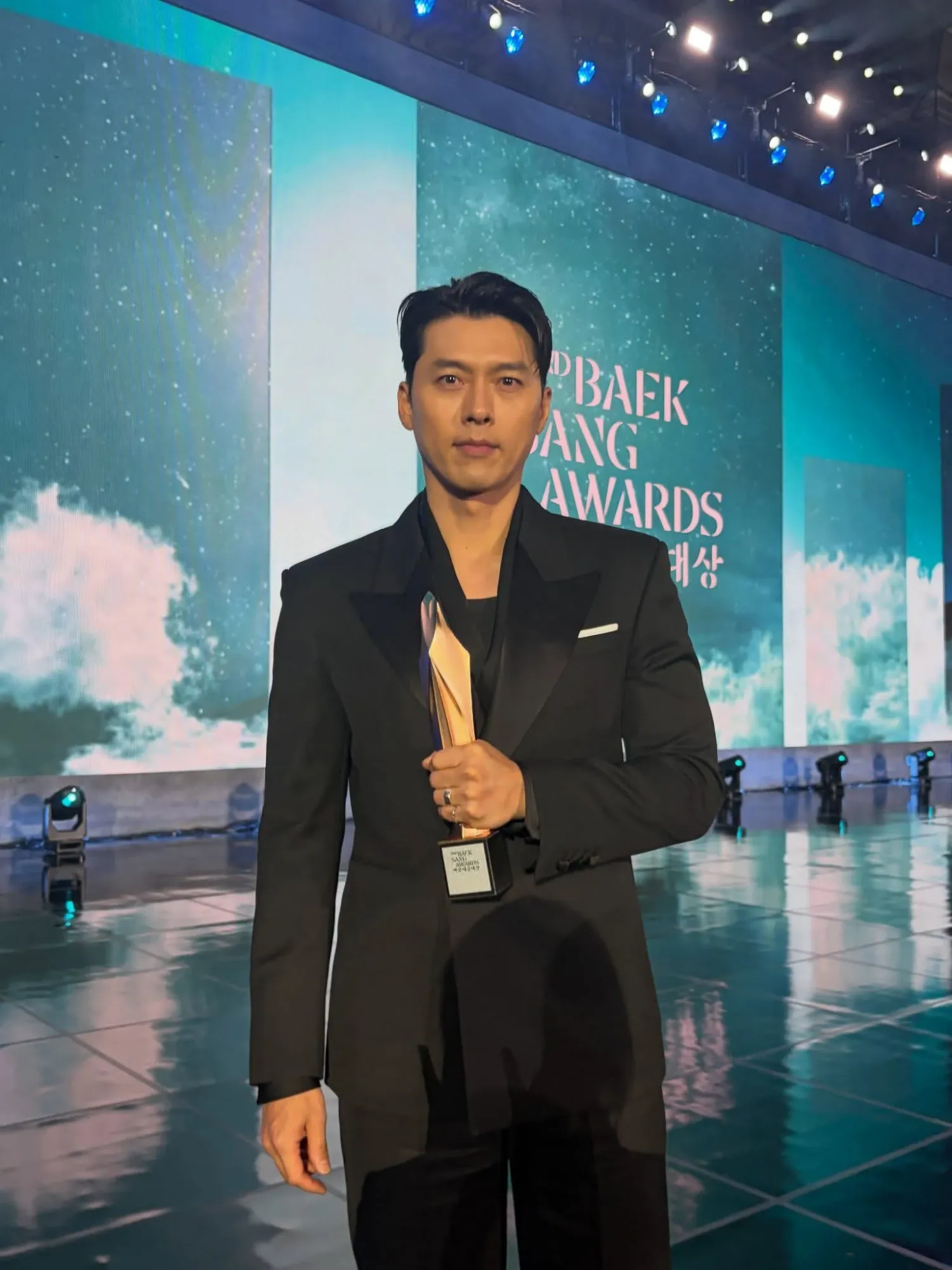 Foto terbaru dari Hyun Bin